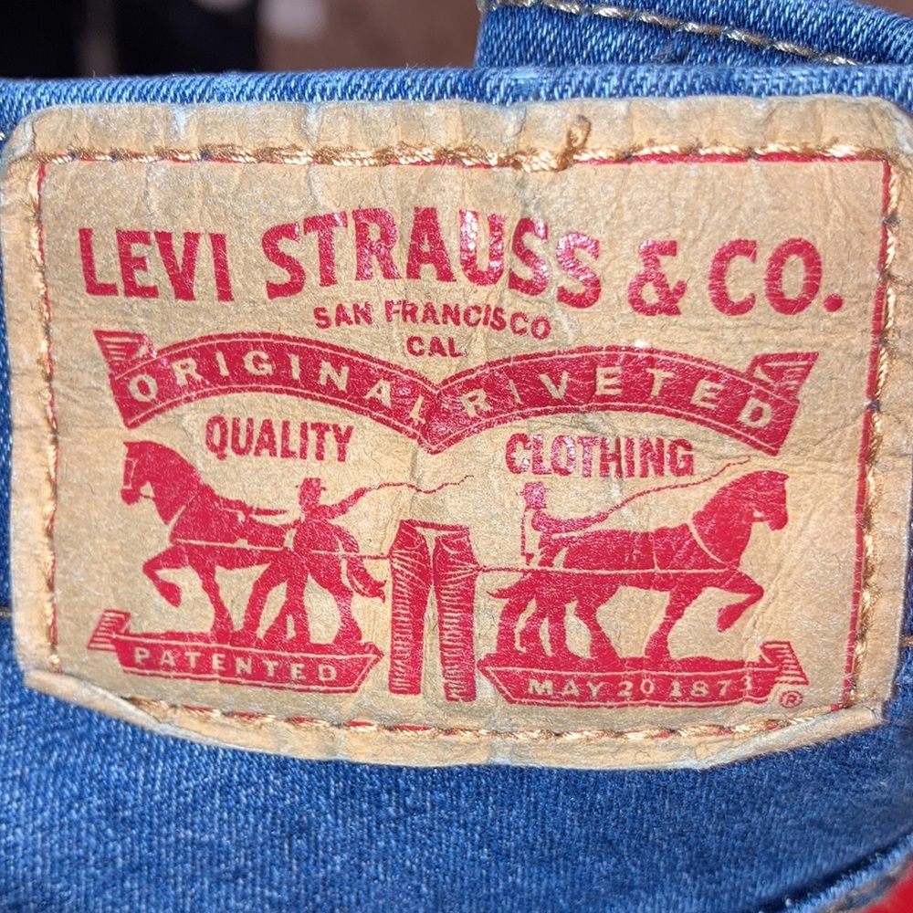 Levi Women Slimming Skinny Jeans Size 30 - Picture 4 of 5